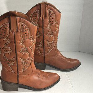 Women's Size 7.5 Brown Boots New